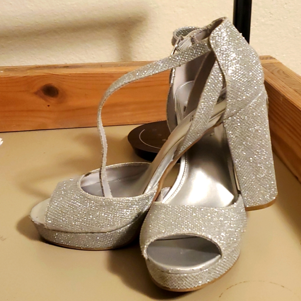 Female accessories